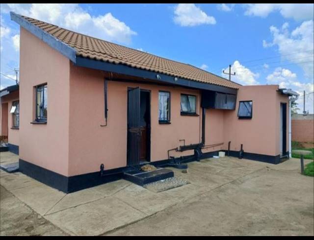 3 BEDROOM HOUSE FOR SALE IN EVATON SMALL FARMS